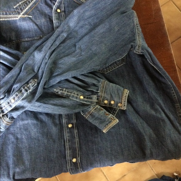 Ariat Rare Denim Shirt - Picture 5 of 8